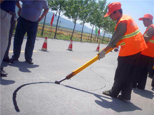 道路灌缝胶灌缝施工
